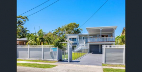 Shoaly House - A Spacious Oasis, Shoal Bay